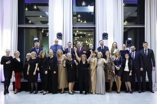 Studniówka na 34. piętrze. Bal maturalny IV LO w Gdańsku [ZDJĘCIA]