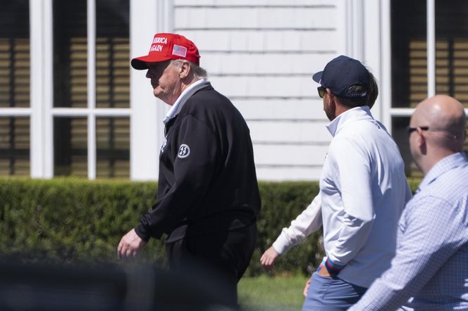 "Trump nie żyje". Szokujace plotki w sieci.