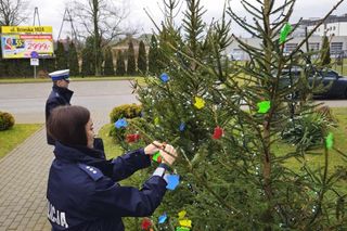 Odblask za bombkę. Świąteczna akcja siedleckiej policji