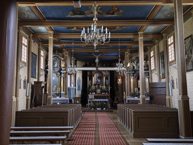 Zabytkowy kościół w Domaradzu.