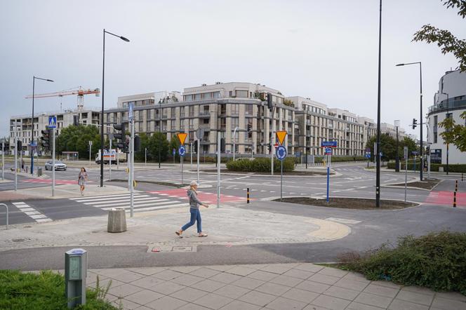 Skrzyżowanie Branickiego i Sarmackiej w Miasteczku Wilanów