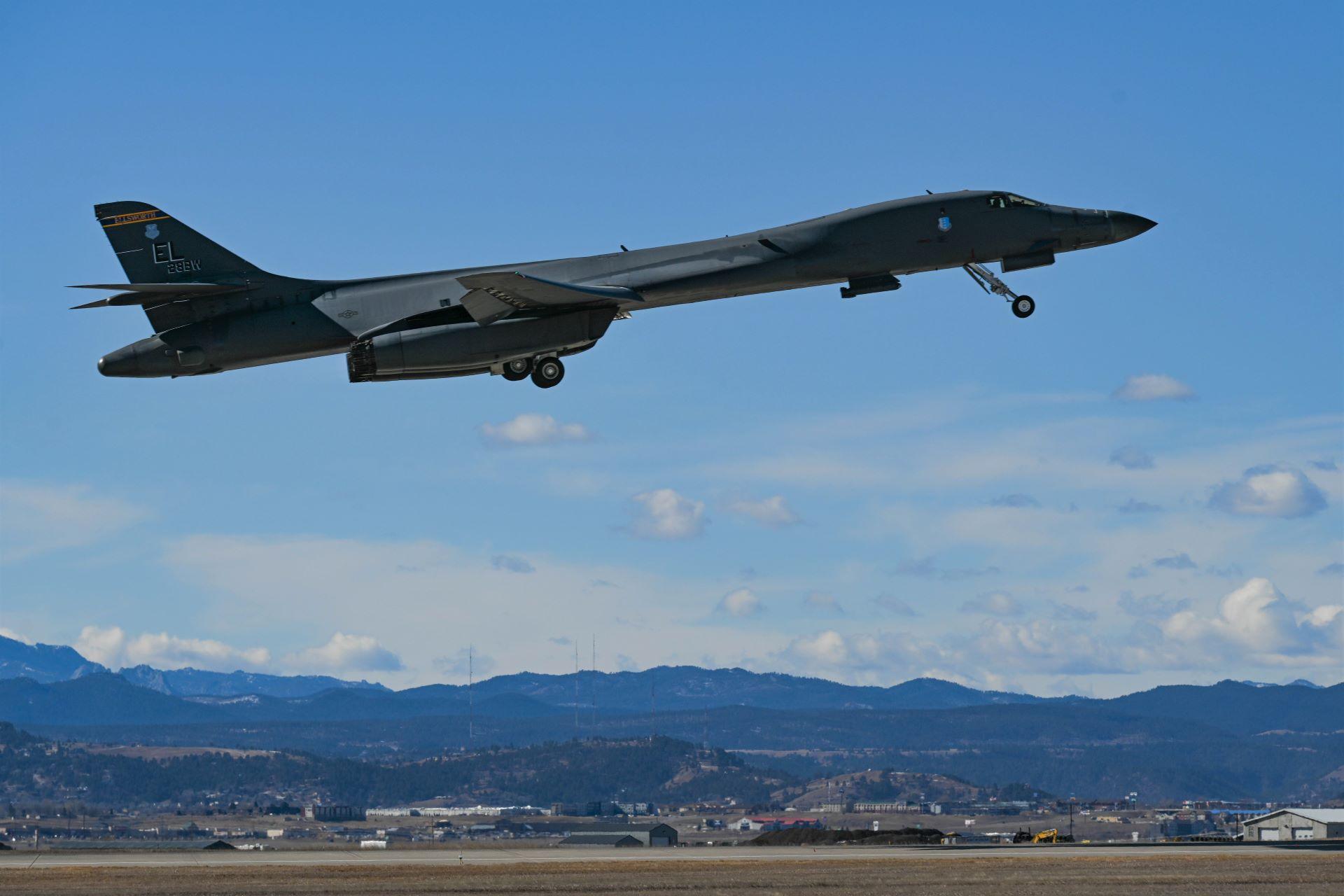 B-1B Lancer w bazie Luleå-Kallax