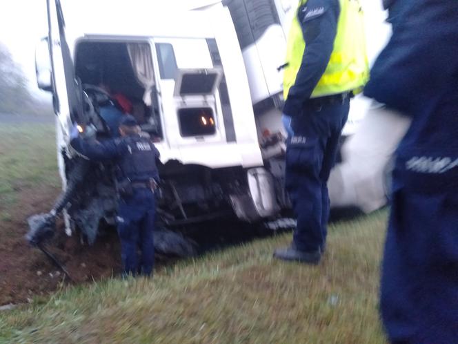 Tragedia na S1. Kobieta zginęła w zderzeniu trzech pojazdów, są utrudnienia