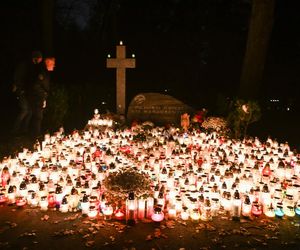   Setki migoczących zniczy. Tak wyglądają polskie cmentarze po zmroku. Zobacz niezwykłe zdjęcia