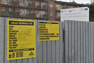 Kolejarze wznowili prace nad budową trasy do Zegrza. Dotarła brakująca geowłóknina