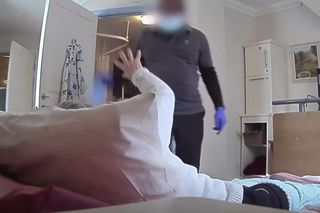 Ekskluzywny dom opieki okazał się koszmarem. Ujawniono nagranie z ukrytej kamery
