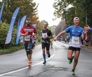 22. Poznań Maraton za nami. Tysiące biegaczy na ulicach Poznania 