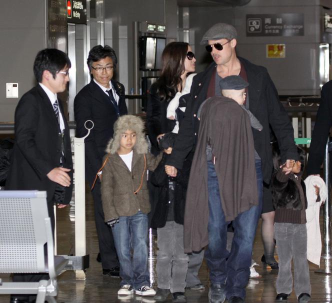 Brad i Angelina z całą rodziną w Tokio