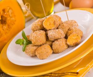 Prosty przepis na pieczone kulki z dyni. Zdrowa przekąska na każdą okazję