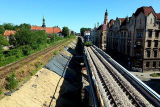 Kraków: Pierwsza lokomotywa przejechała po nowych estakadach kolejowych na Grzegórzkach