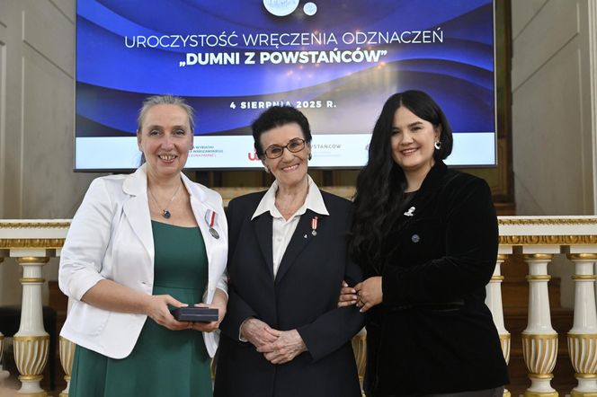 Dziennikarka "Super Expressu" Izabela Kraj odznaczona medalem "Dumni z Powstańców"