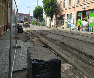 Wjechał ciężki sprzęt na ul. Dworcową w Gorzowie