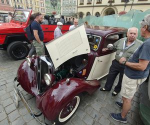 Parada zabytkowych samochodów
