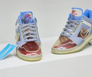 Wystawa Sneakers Unboxed: Studio to Street