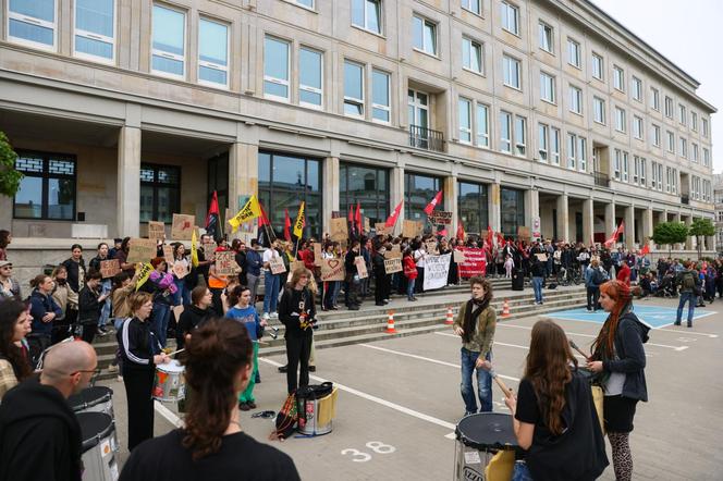 Protest przeciwko programowi "Mieszkanie na Start" w Warszawie