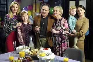 Barwy szczęścia, odc. 2679: Natalia (Maria Dejmek), Malwina (Joanna Gleń), Emilka (Jessica Frankiewicz), Jerzy (Bronisław Wrocławski), Lea (Lena Sobota),  Małgorzata (Adrianna Biedrzyńska)