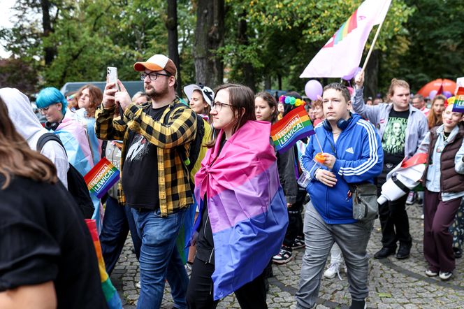 Marsz Równości w Katowicach 2025. Setki ludzi przeszło ulicami miasta. Były protesty
