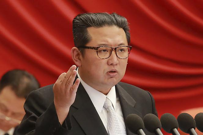 Kim Dzong Un schudł o POŁOWĘ! Zrezygnował tylko z trzech rzeczy