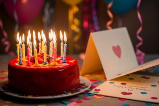 Śmieszne życzenia urodzinowe dla przyjaciółki. Najlepsze śmieszne życzenia