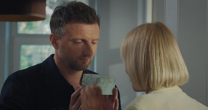 M jak miłość odc. 1876. Dorota (Iwona Rejzner), Bartek (Arkadiusz Smoleński)