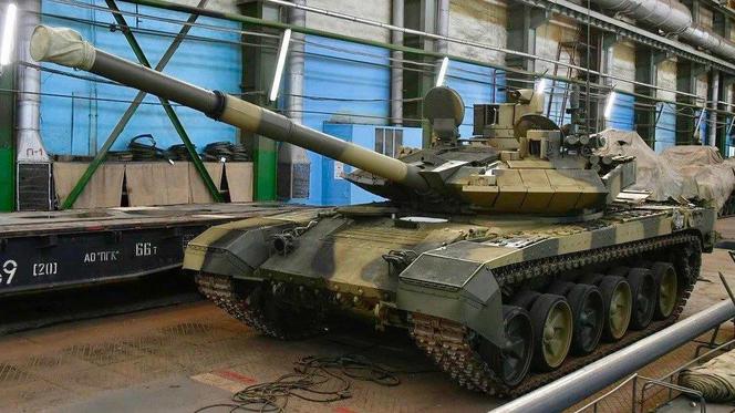 T-90M na hali produkcyjnej