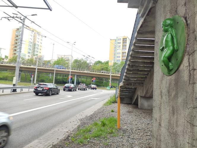 Tewu. Chłopiec z ulicy Podjazd. Dźwięki ciszy