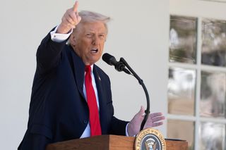 Oszczędny jak Szkot, ale na cudzy koszt. Spór o rachunek za wizytę Trumpa