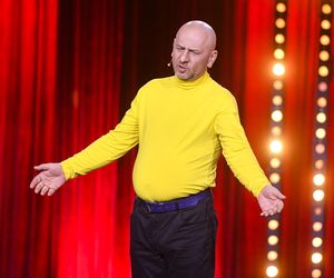 Grzegorz Halama nagle zniknął z show-biznesu. Nie do wiary, jak dziś wygląda znany kabareciarz