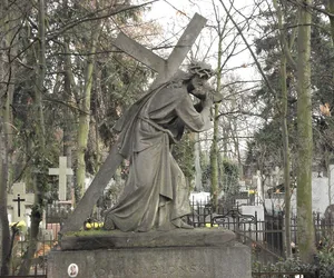 XX Kwesta na cmentarzu św. Jerzego w Toruniu. Spotkacie znane osoby