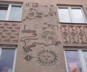 Sgraffito w Białymstoku. Zabytkowe pra-murale rodem z PRL-u