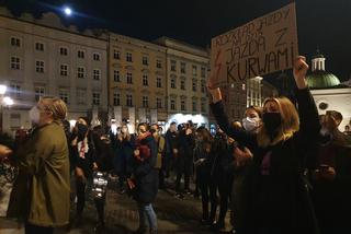 Strajk Kobiet OSTRO ZWALCZANY przez policję! PiS nakazał rozprawić się z protestami?