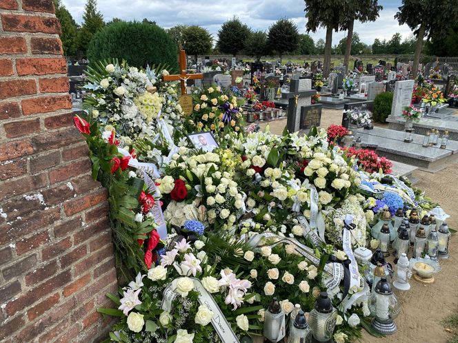 Przejmujący widok na grobie Jakuba Pracharczyka. 20-latek zginął w katastrofie awionetki