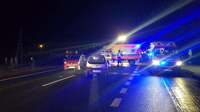 Wypadek na DK 25 w Chmielnikach! Cztery osoby trafiły do szpitala! [ZDJĘCIA]