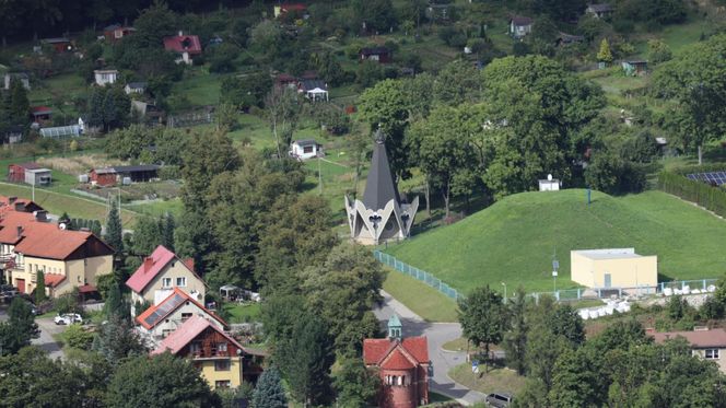 Obryw Skalny w Bardzie. Tutaj widoki zapierają dech w piersiach 