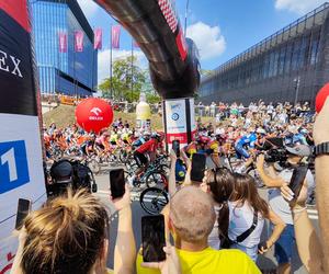 Tour de Pologne w Katowicach. Kolarze bawią się z kibicami