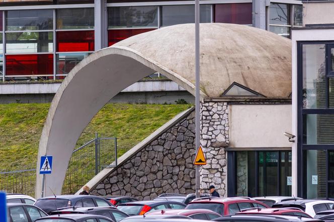 Warszawa Stadion PKP - zdjęcia stacji w kształcie łupiny orzecha