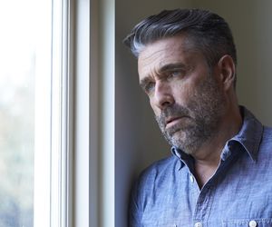 Syndrom presuicydalny - jak rozpoznać symptomy samobójcze i pomóc osobie ich doświadczającej?