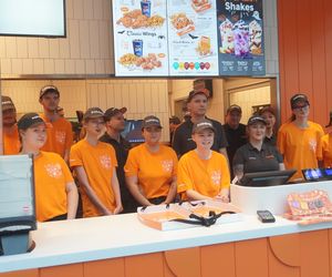 Tłumy na otwarciu Popeyes w Olsztynie. Rekordzista czekał w kolejce ponad 20 godzin