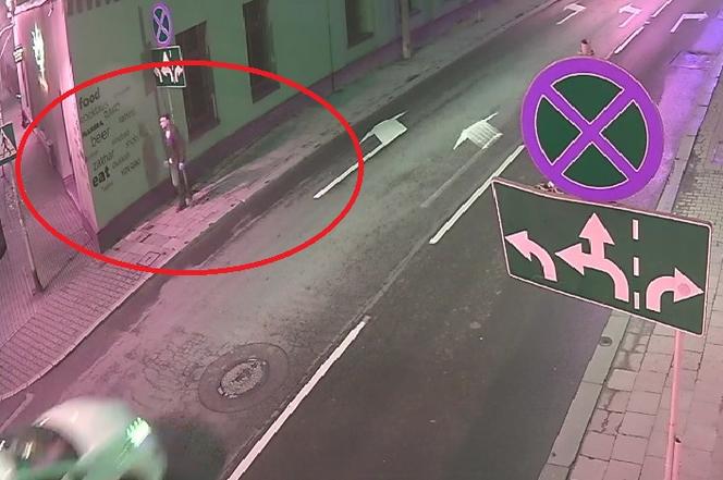 Katowice: Ukradł drzewo w centrum miasta. Policjanci poszukują tego mężczyzny