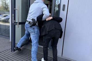 Gdańsk. Dla żartu powiedzieli w banku, że to napad. Odpowiedzą jak prawdziwi przestępcy [ZDJĘCIA]. 