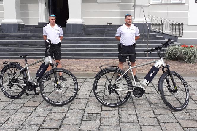 Dwa nowe, wspomagane elektrycznie rowery na służbie Lubelskiej Policji