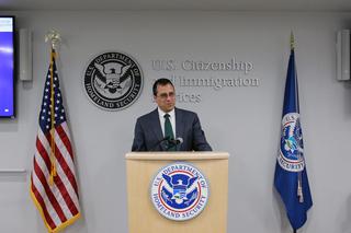 Urząd imigracyjny zamyka biura