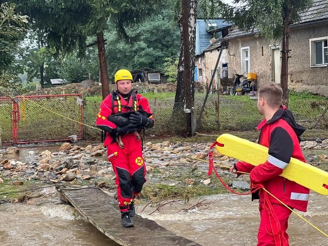 Ratownicy Zachodniopomorskiego WOPR pomagają na południu Polski