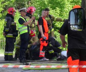 Auto uderzyło w drzewo i stanęło w płomieniach. Spłonęły trzy osoby!