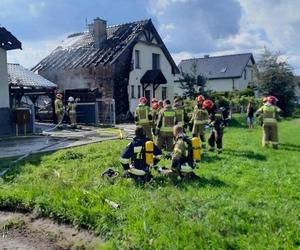 Dwa domy stanęły w ogniu. Dzieci miały rozpoczać rok szkolny. Niestety, wszystko spłonęło