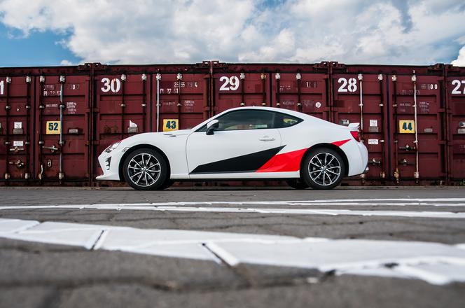 Toyota GT86 2.0 Boxer 200 KM 6MT 