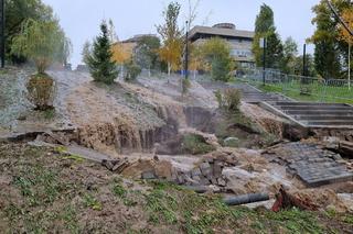 Smród i brak wody. W Rosji płynie wodospad fekaliów. Zobacz zdjęcia