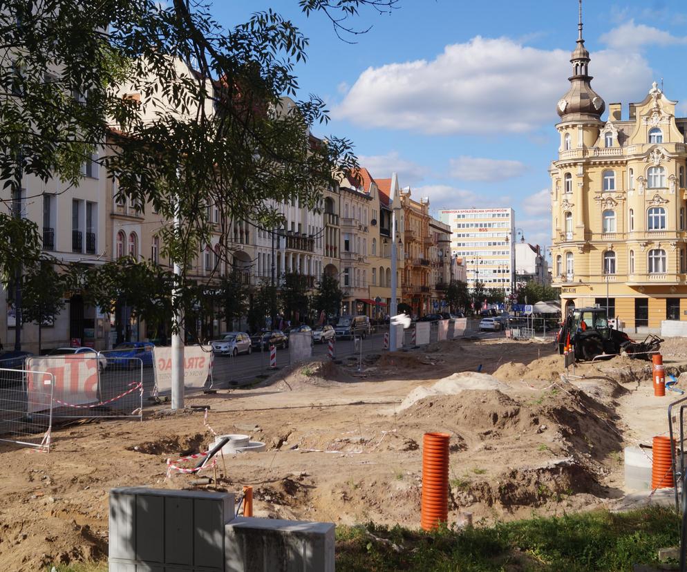 Trwa rewitalizacja pl. Wolności w Bydgoszczy. Zaglądamy na plac budowy! 