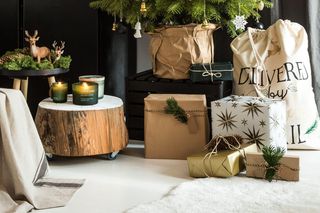 Pakowanie prezentów na Gwiazdkę