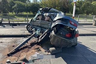 Kierowca hondy wbił się w autobus miejski. Potworny wypadek w Warszawie